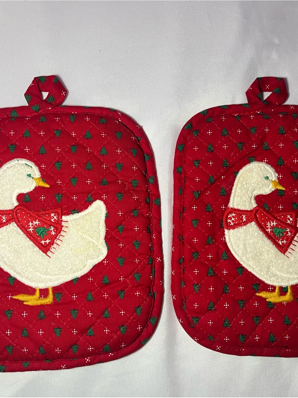 Vintage Christmas Goose Quilted Pot Holders Lot of 2 Red Trees Scarf Holiday